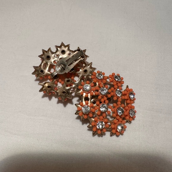 Vintage 1950s Mid Century Orange Tiger Flower Clip On Earrings - Picture 8 of 8